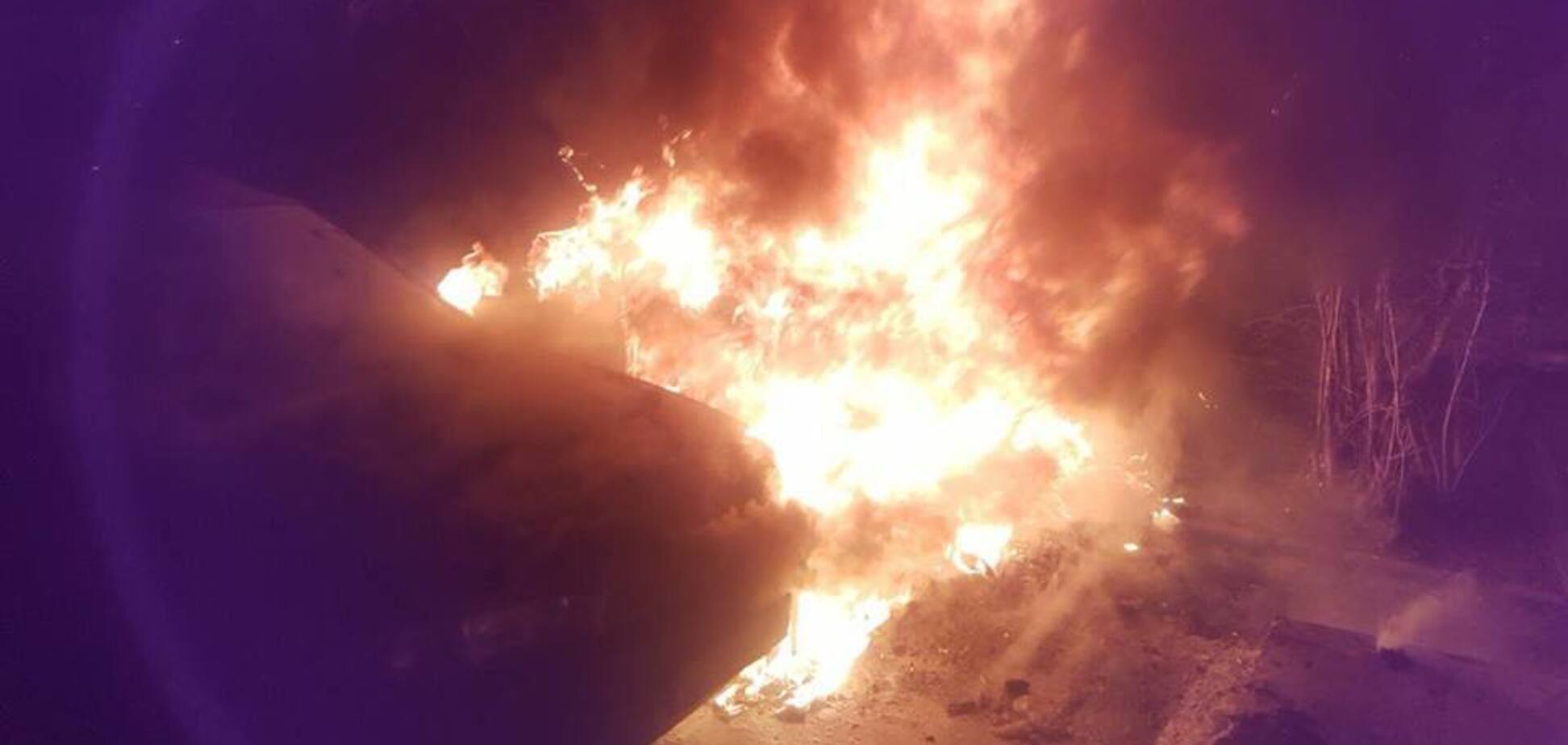 'Реально внутрішній фронт': в Чернівцях спалили авто активіста