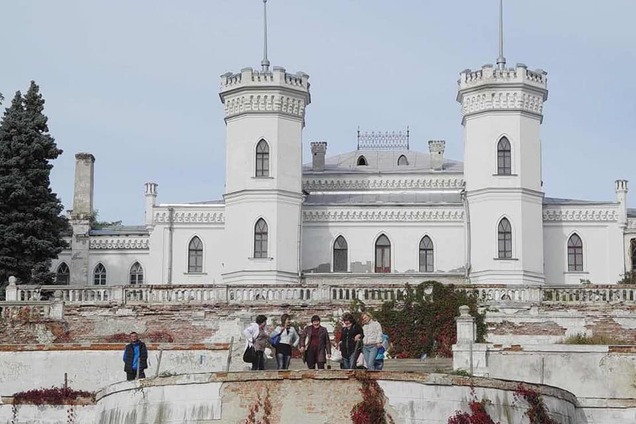 На Харьковщине занялись реконструкцией знаменитого замка