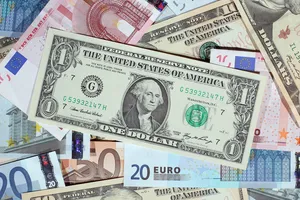 В Украине подорожали доллар и евро