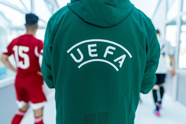 УЕФА отказался наказывать 'Рому' за флаг 'ДНР' на матче Лиги чемпионов: названа причина