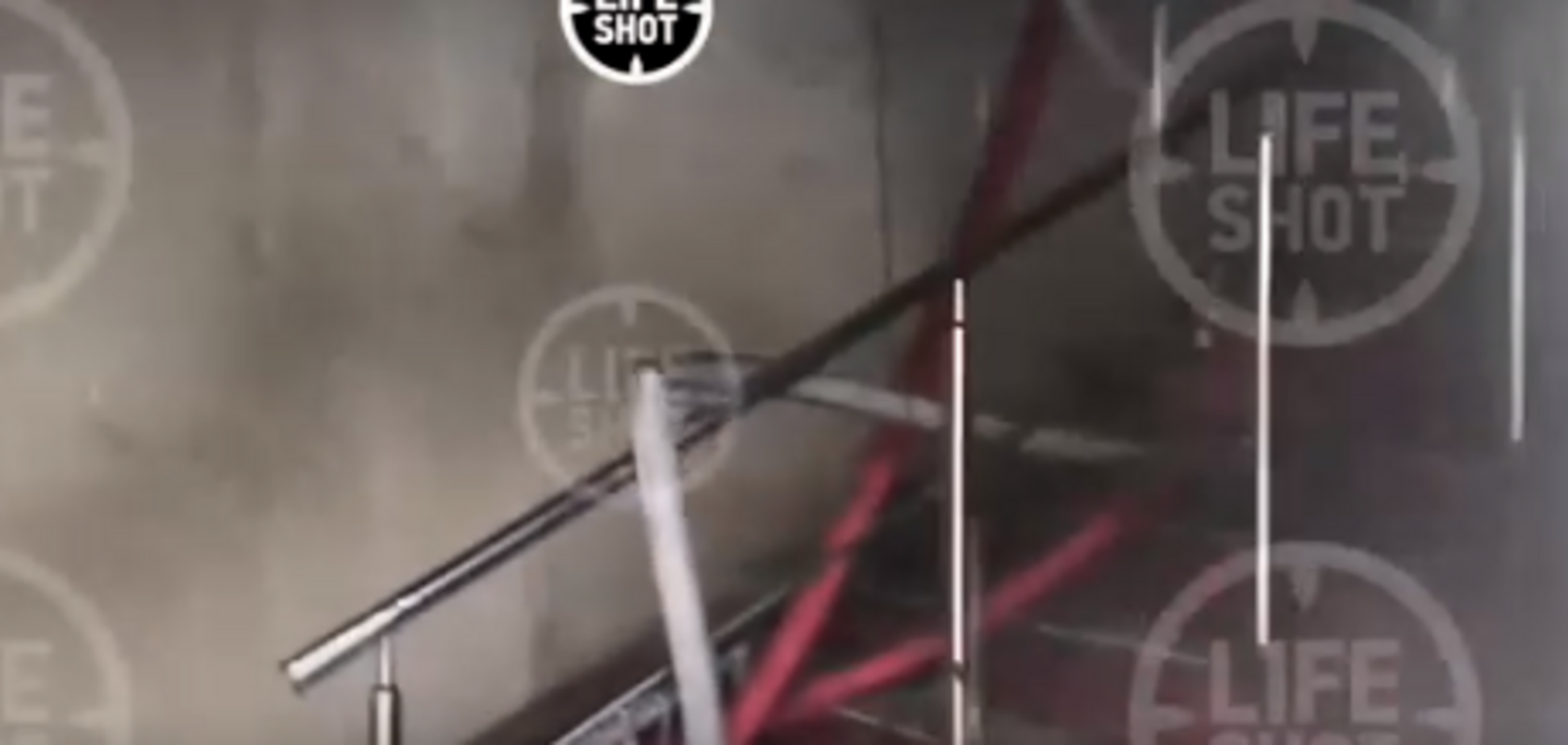 Появилось первое видео из сгоревшего ТЦ в России