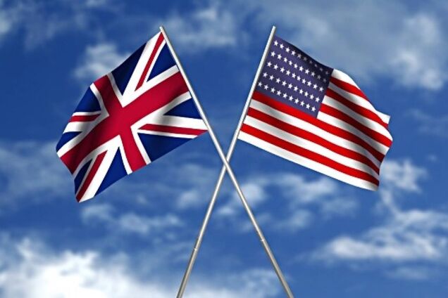 Дипломатов РФ выдворяют из США и ЕС: озвучен ответ Кремля