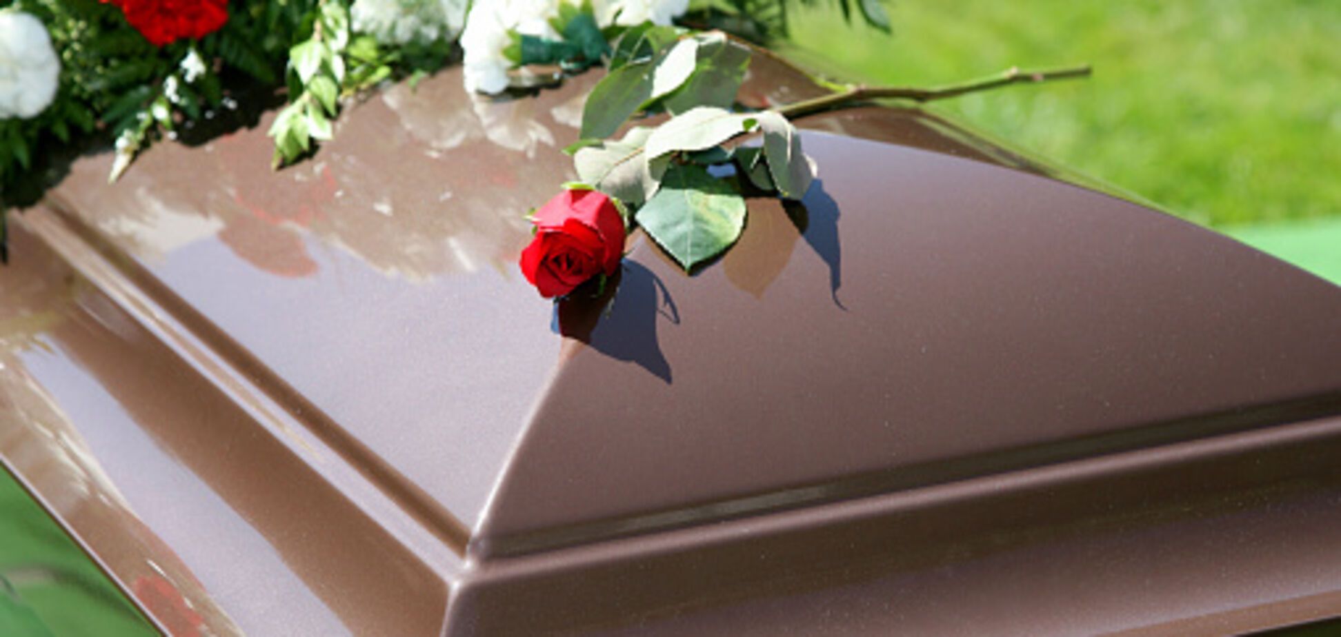 Нові правила похоронів спричинили колапс в Україні