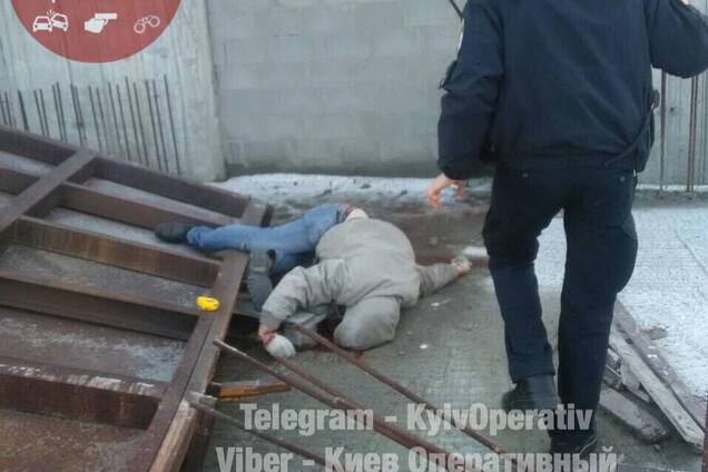 Упал с 21 этажа: в Киеве на стройке разбился парень. Опубликованы фото с места ЧП
