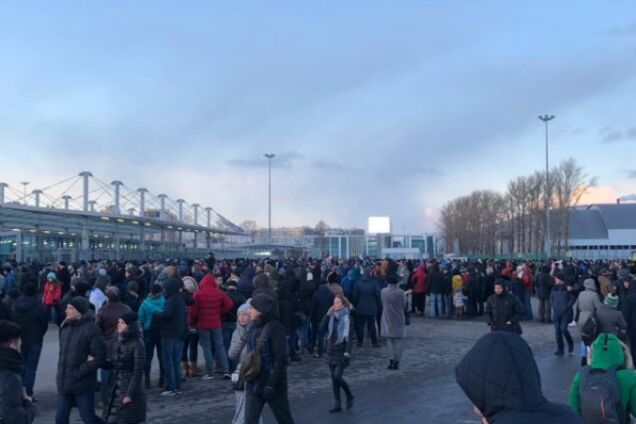 Уболівальникам в Санкт-Петербурзі влаштували жах перед матчем Росія - Франція