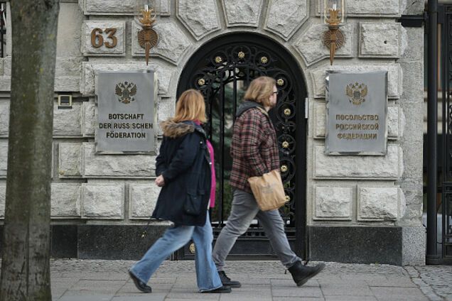 'Друзья Кремля' также собрались выгнать российских дипломатов - СМИ