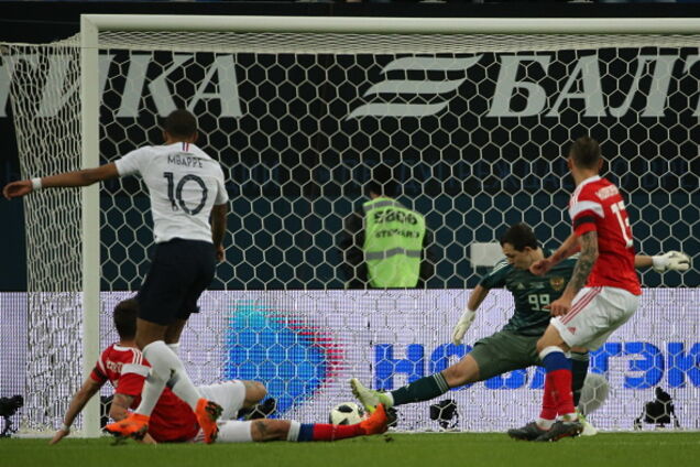 Предатель Украины дважды опозорился в матче за сборную России