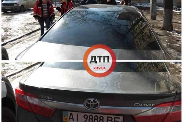 С пистолетом повалил на землю: в Киеве напали на бригаду 'скорой помощи'