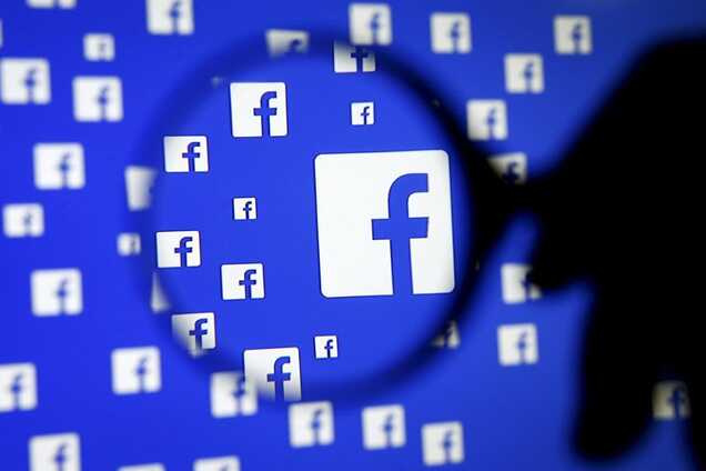 'Следят за тобой': скандал вокруг Facebook обыграли в карикатуре