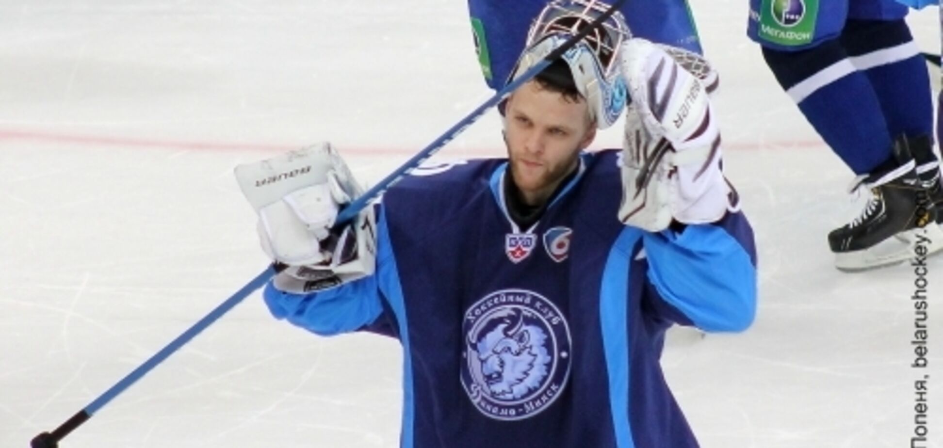 Вратари сборной Беларуси устроили самую 'зверскую' драку в истории хоккея: видеофакт