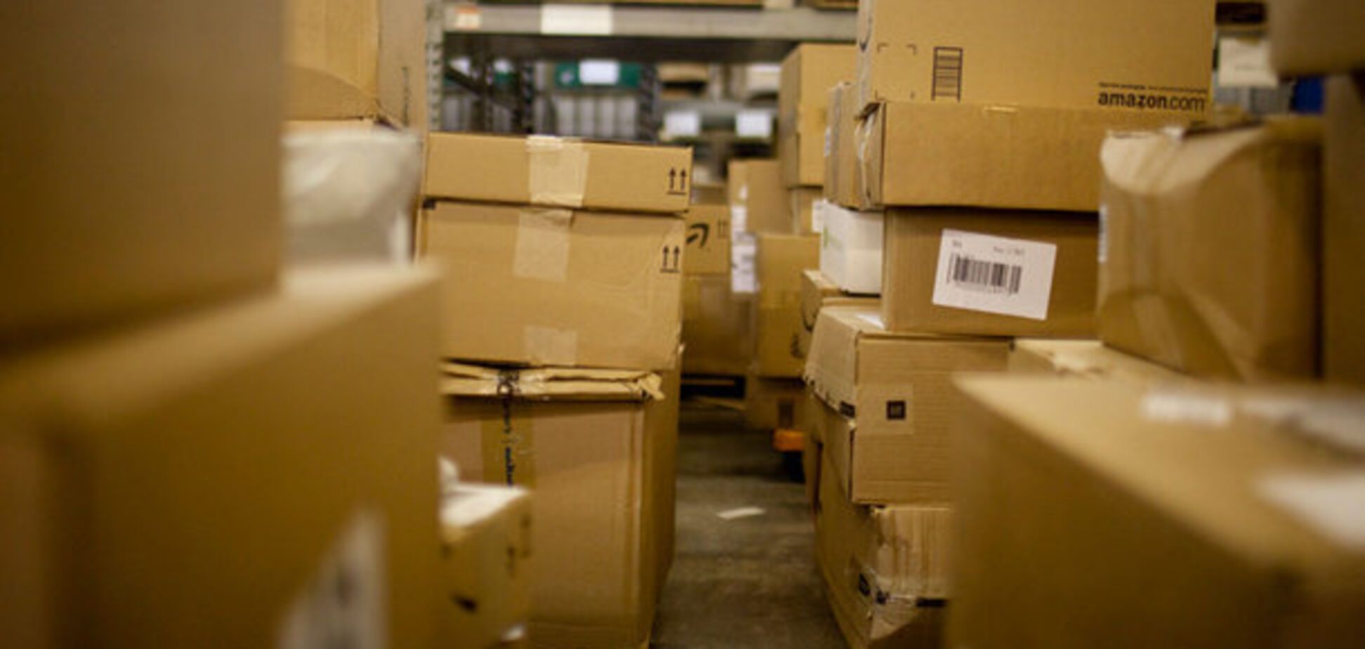 Днепрянин відправив себе поштою зі злочинною метою