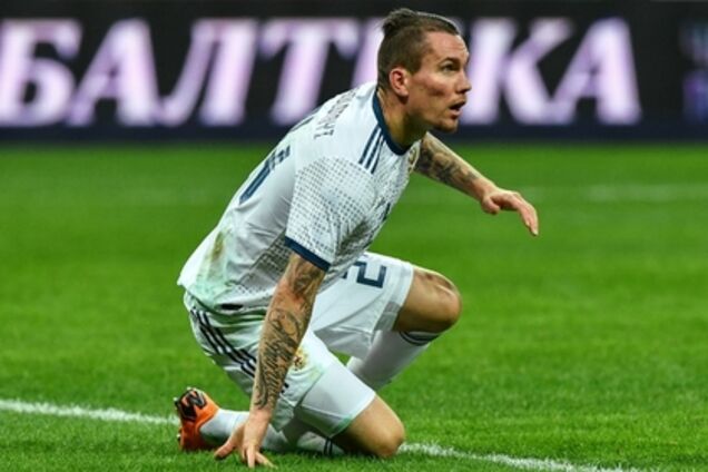 'Деревянный чурбан': известный комментатор из РФ загнобил футболиста сборной России