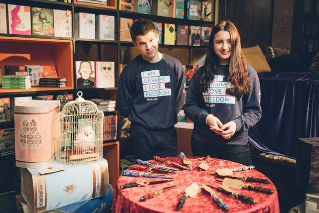 У Києві президенту видали чарівну паличку