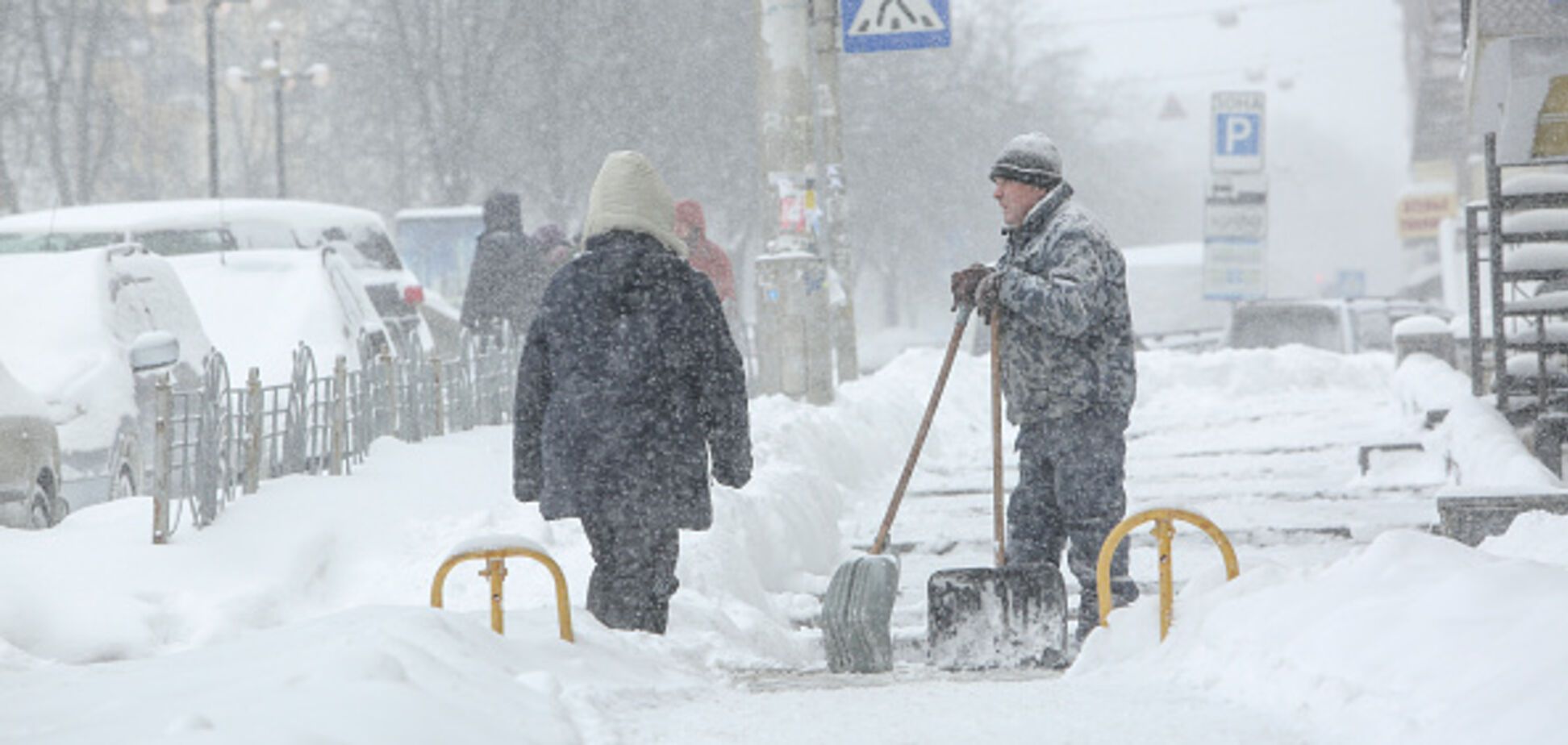 До 20 см снігу: як в Києві борються з погодним апокаліпсисом