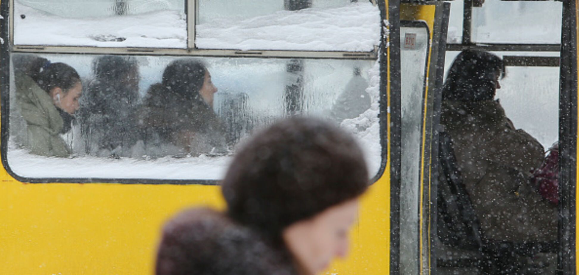 Снежный апокалипсис: в Киеве ввели особый режим на общественном транспорте