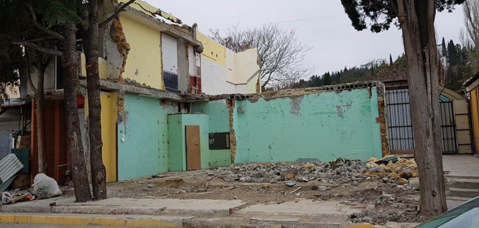 'Монстр' у моря: фанат Путина показал, во что Россия превратила Крым