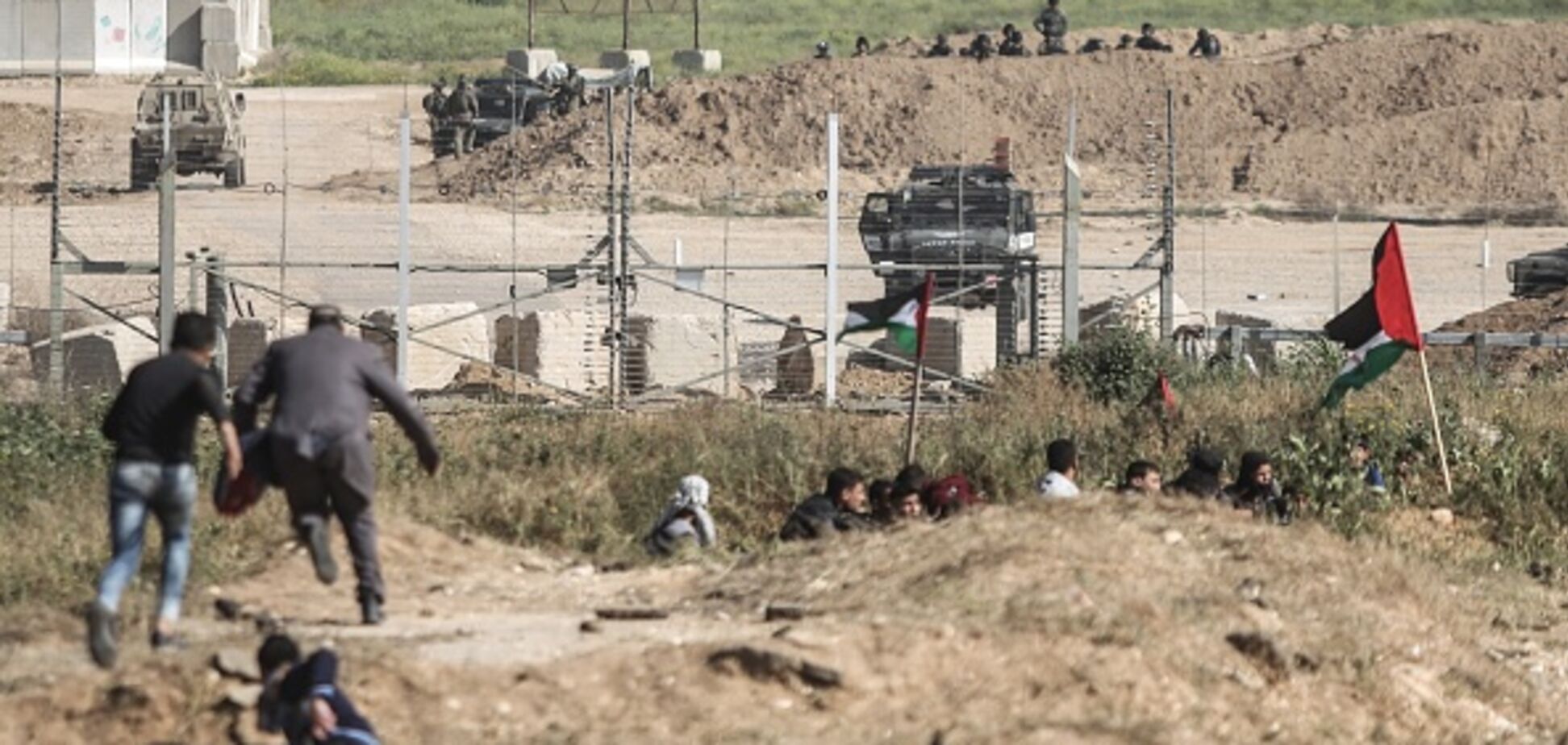 На границе Израиля и сектора Газа вспыхнули бои: 1,5 тыс. пострадавших