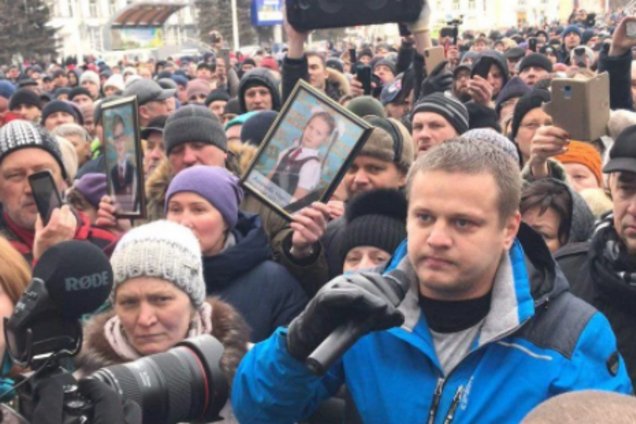 Почему Путин не вышел к толпе в Кемерово