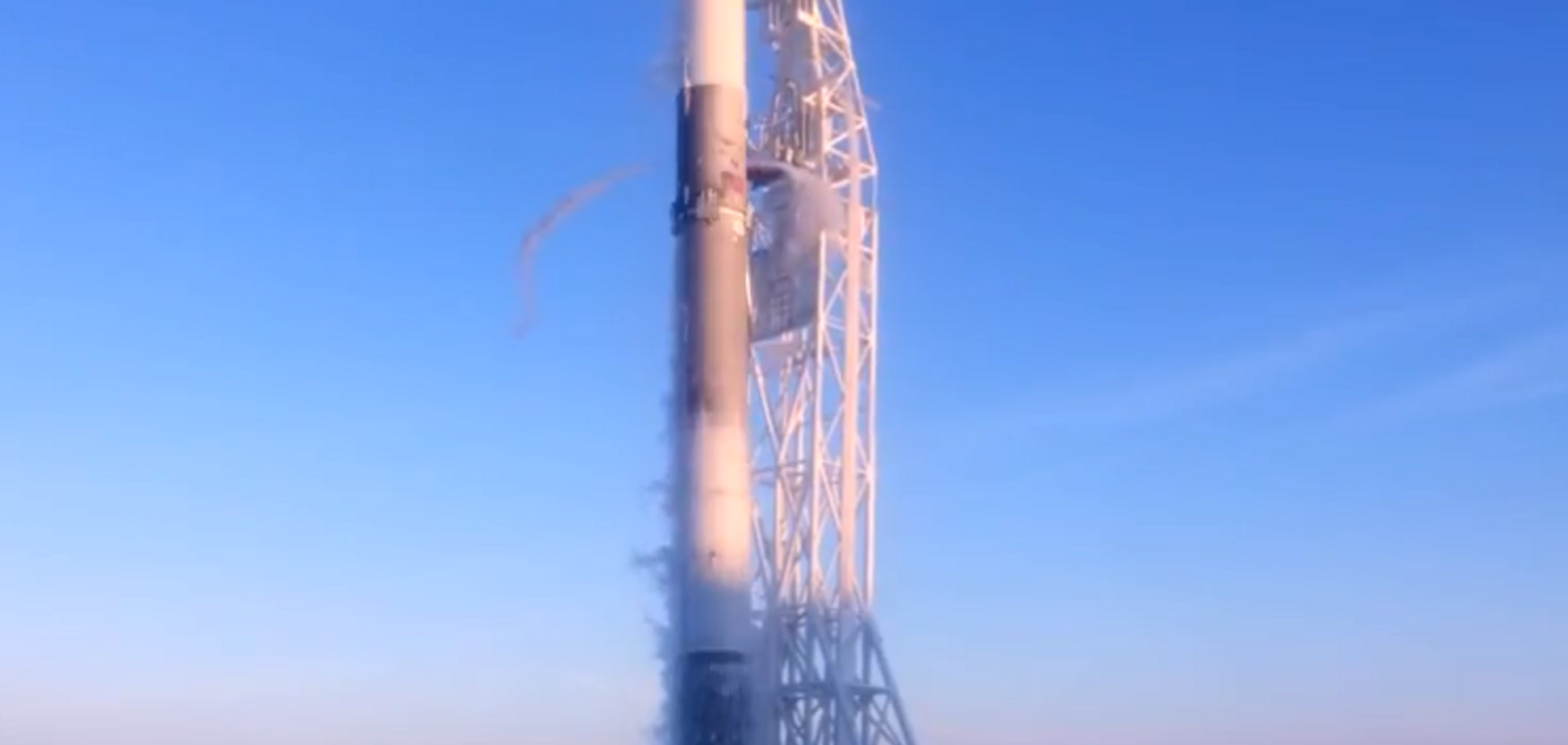 SpaceX запустила ракету с 10 спутниками на борту