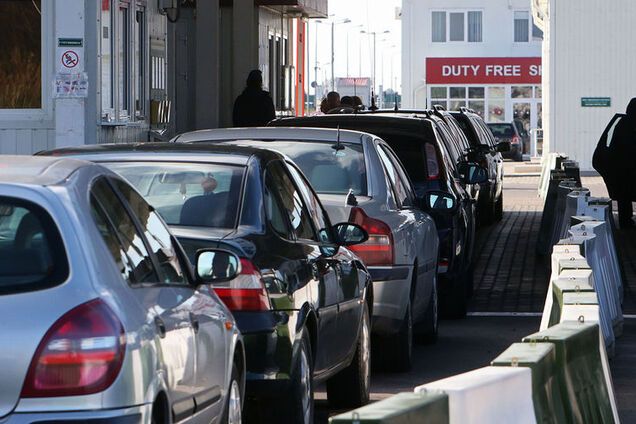 Українські заробітчани масово кинулися назад