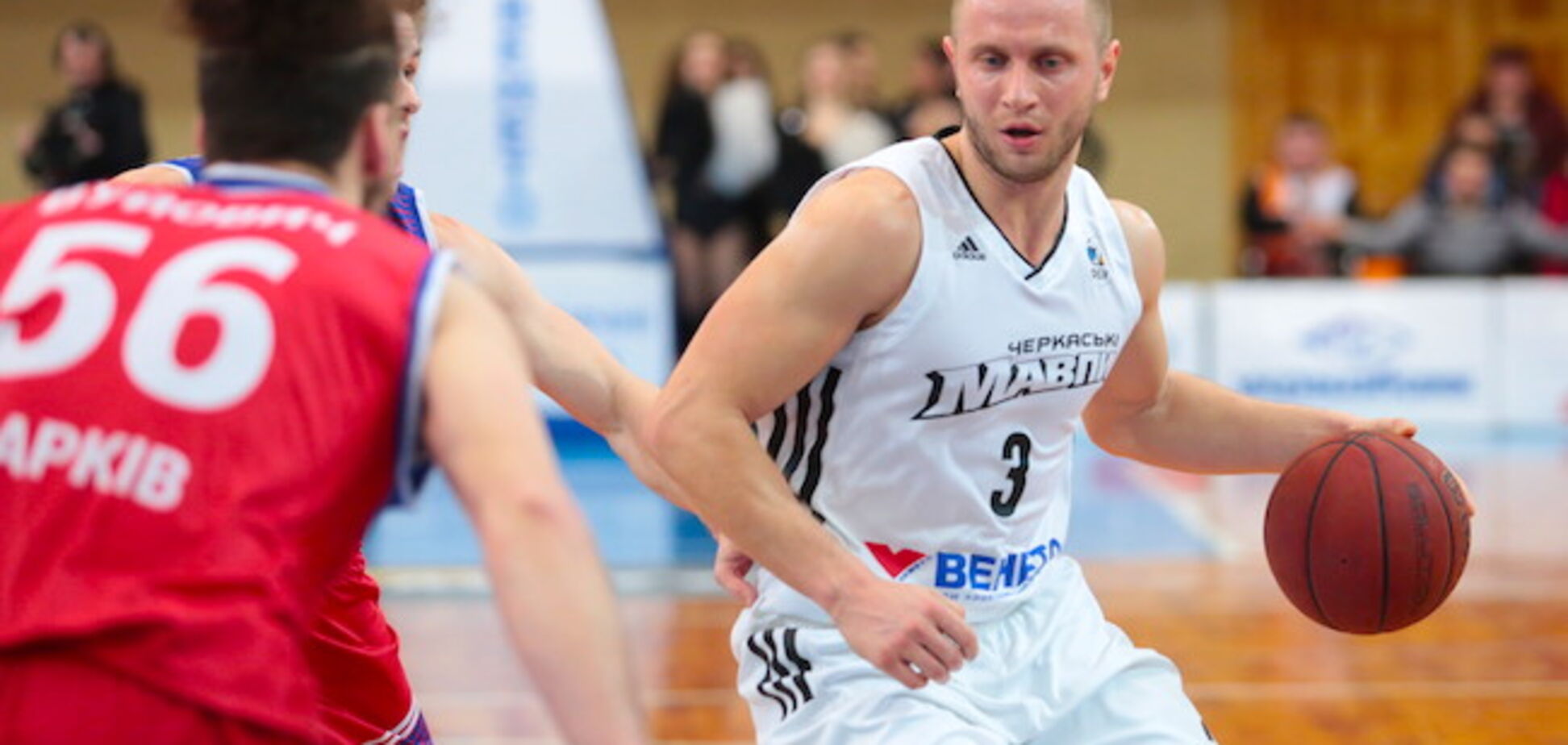 'Черкаськи Мавпы' с разгромной победой вышли в 1/2 финала Суперлиги Пари-Матч