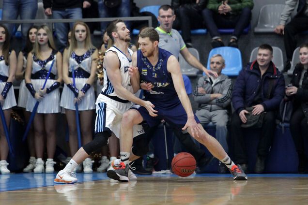 Лідер розбив чемпіона: результати Суперліги Парі-Матч 4 березня