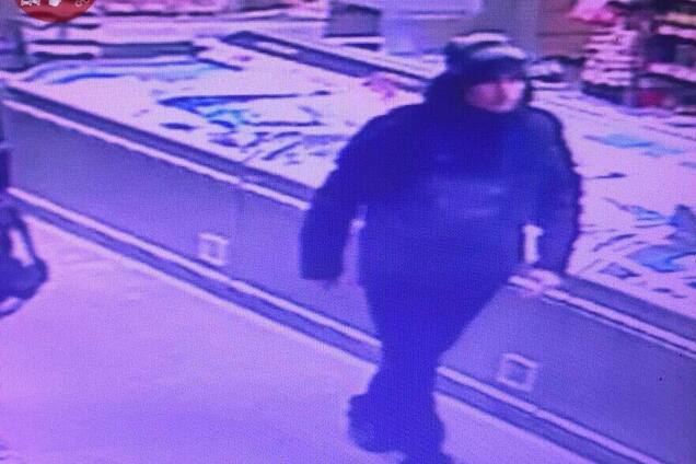 В Киеве воры засветились на камерах в известном супермаркете