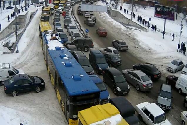 Киев парализовали огромные пробки: опубликована карта 