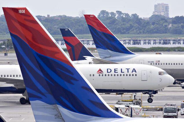 Найбільша авіакомпанія США відмовилася від прямих рейсів до Росії