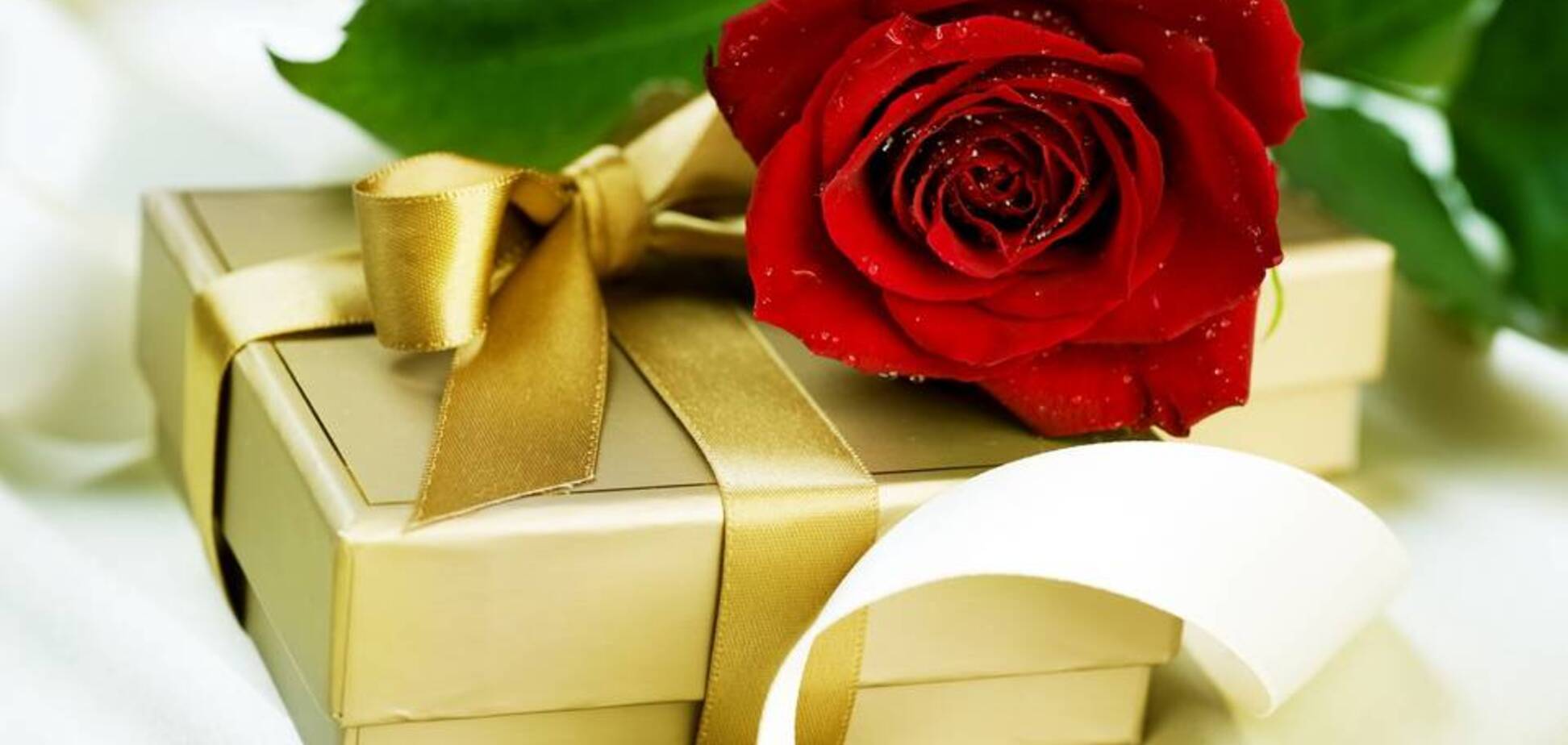 Подарунок до 8 Березня: сексолог пояснив, як порадувати кохану