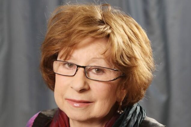 Ахеджакова пожаловалась на 'озверевших' коллег