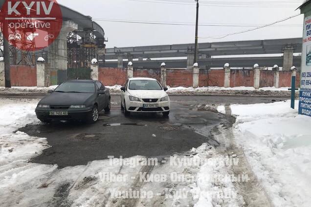 'Не размножайтесь!' В Киеве оригинально проучили героя парковки