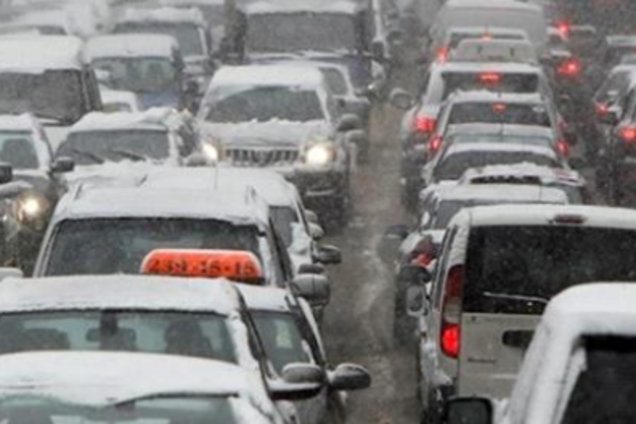 Киев застрял в огромных пробках: карта заторов