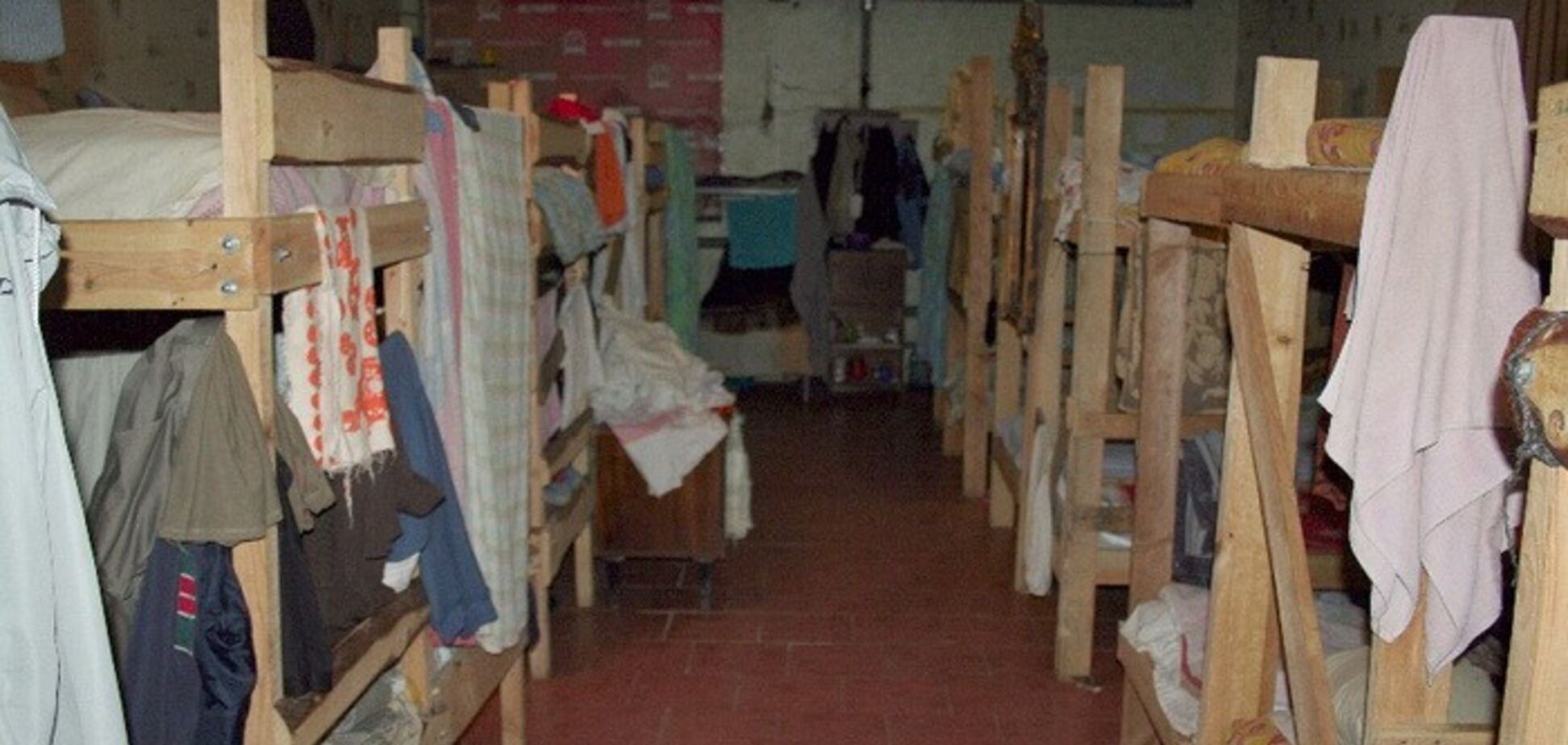 'Лікували' молитвами і побиттям: у Харкові викрили мережу 'реабілітаційних центрів'