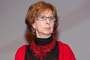 Ахеджакова поучает украинцев