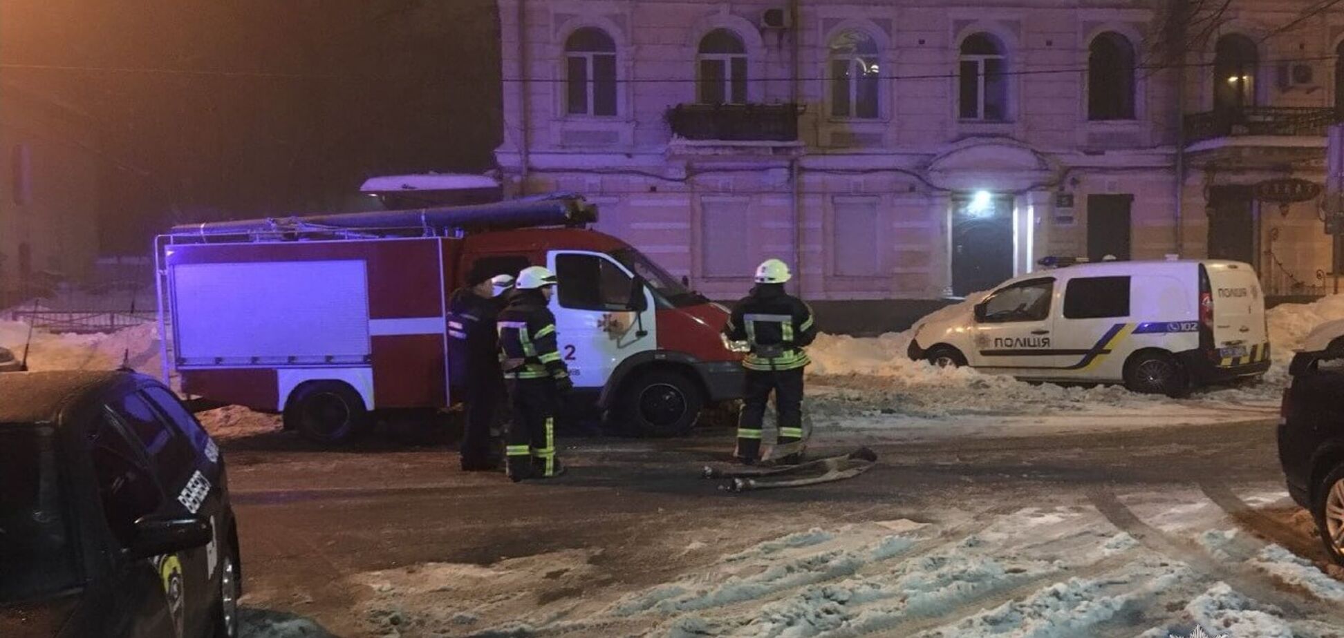 В Киеве из гранатомета обстреляли ресторан: первые фото