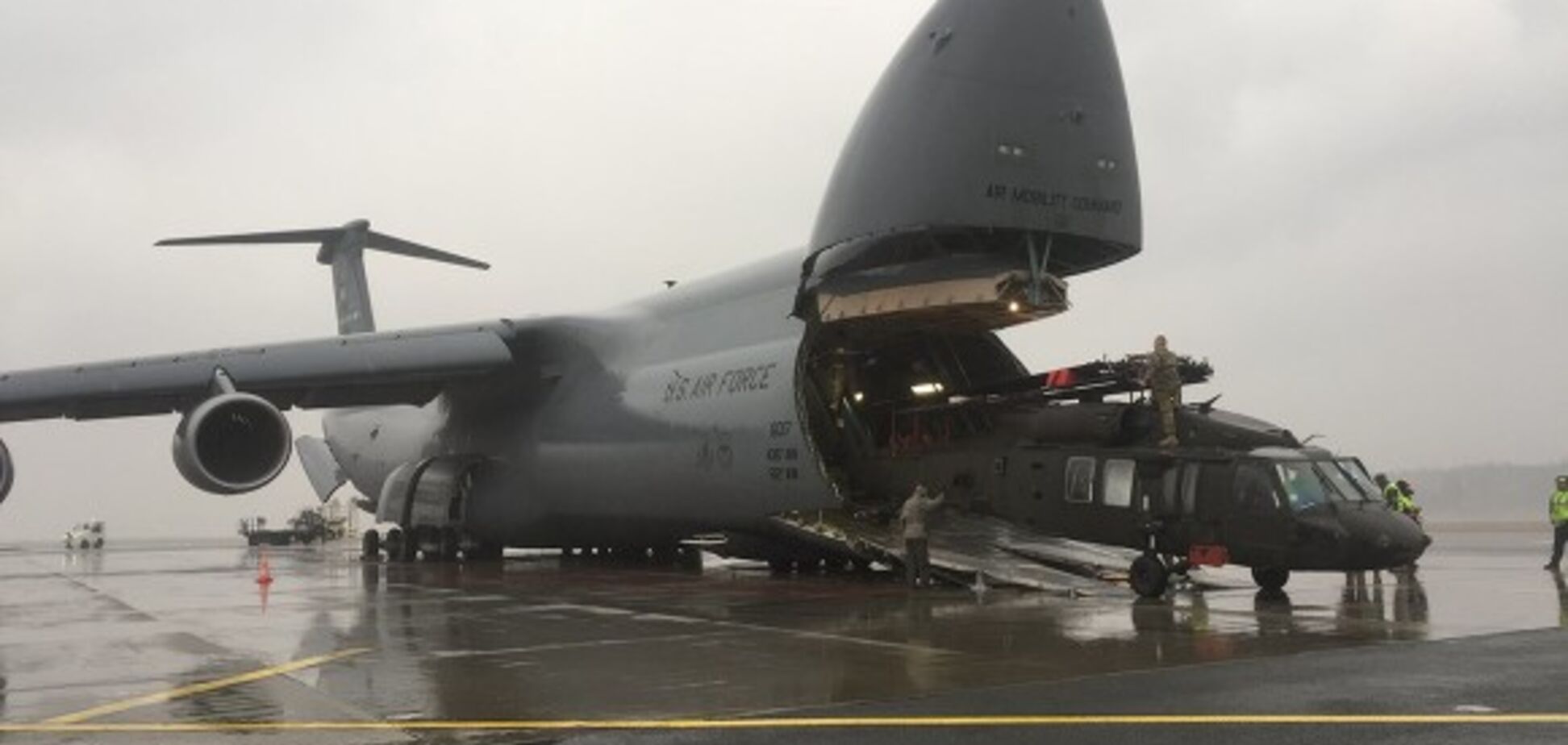 Друзі Путіна мають доступ до літаків України і НАТО - розслідування