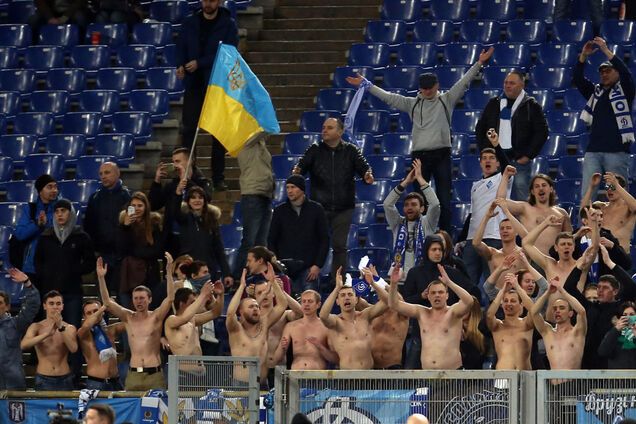 Фанаты 'Динамо' с флагом Украины произвели фурор в Риме на матче с 'Лацио': опубликованы фото