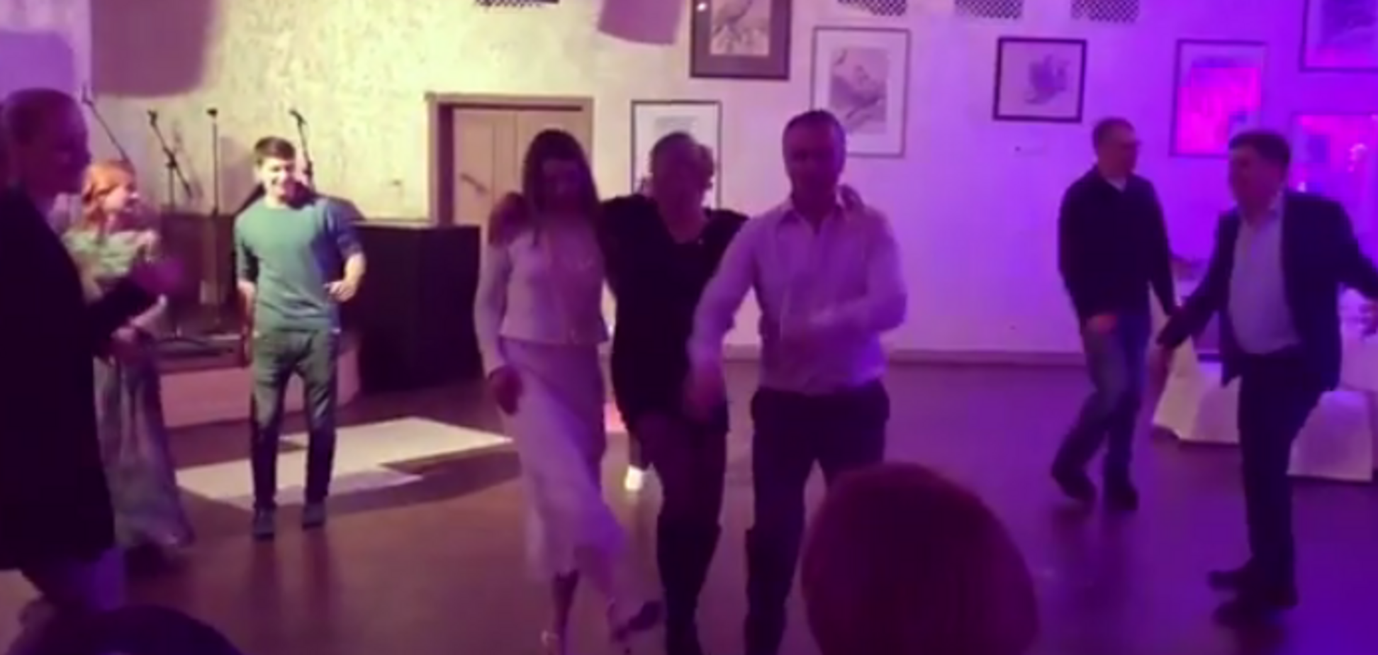 'Что с ногами?' Волочкова повеселила сеть танцем на дискотеке