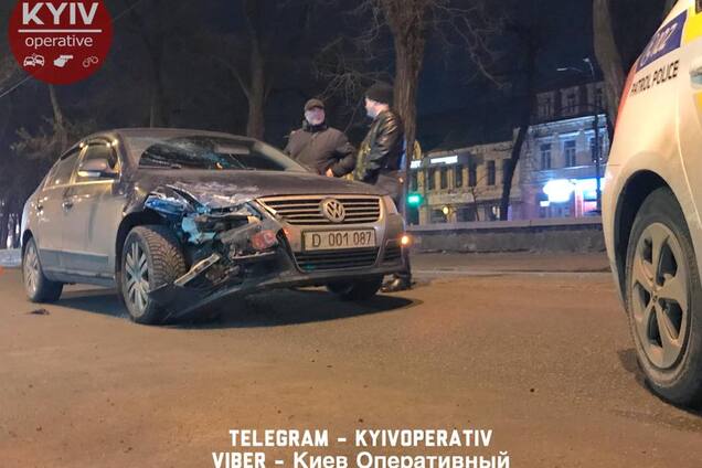 'Водій з ознаками сп'яніння': у Києві дипломатичне авто Росії потрапило в ДТП. Опубліковані фото і відео