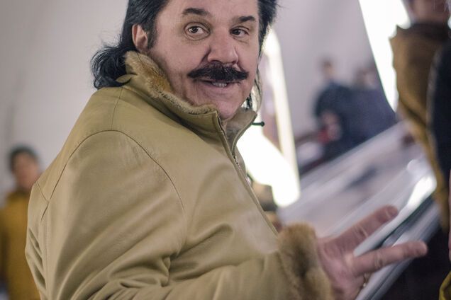 В метро и на бургеры со звездой: прогулка с Павлом Зибровым