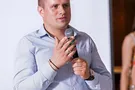 Дома, авто, путешествия: в сети показали жизнь семьи прокурора из Харькова