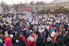 "В Украине – дети, в Сирии – дети!" Тысячи россиян вышли на массовый протест