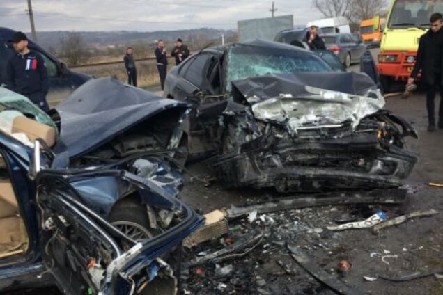 Груда металла и жертвы: топ ДТП в Украине за сутки