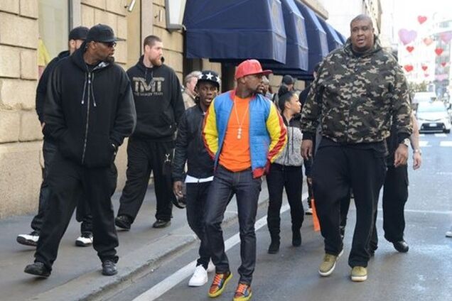 В США обстреляли авто легендарного Мейвезера: есть раненый