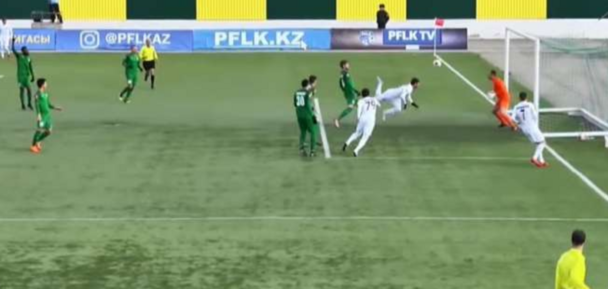 Екс-футболіст збірної України забив приголомшливий гол ударом скорпіона: відео шедевра