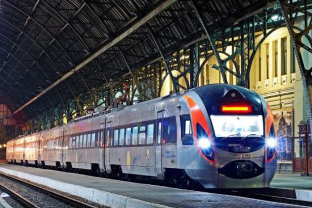 Из Киева будет ездить 'поезд четырех столиц'