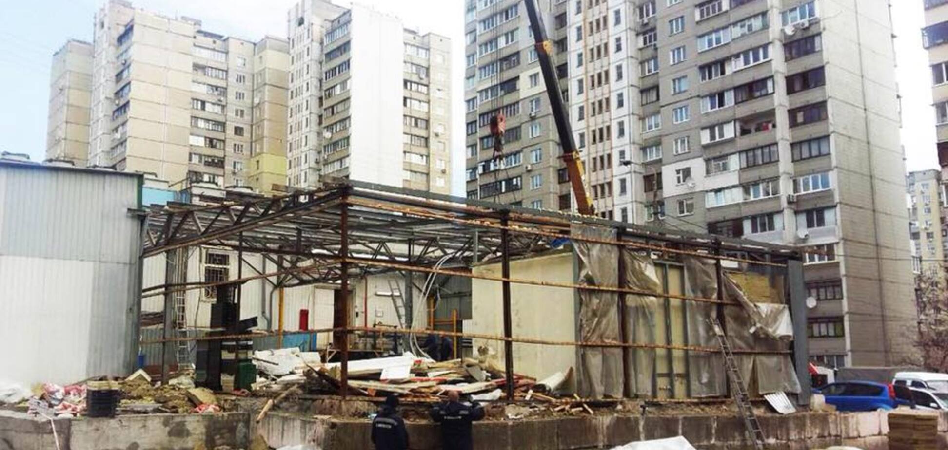 В Киеве за два дня снесли более 40 магазинов