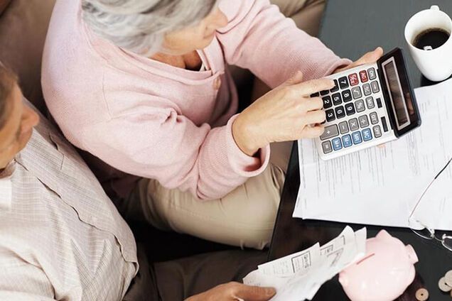 Дотягти до пенсії: на яку зарплату можуть розраховувати літні українці