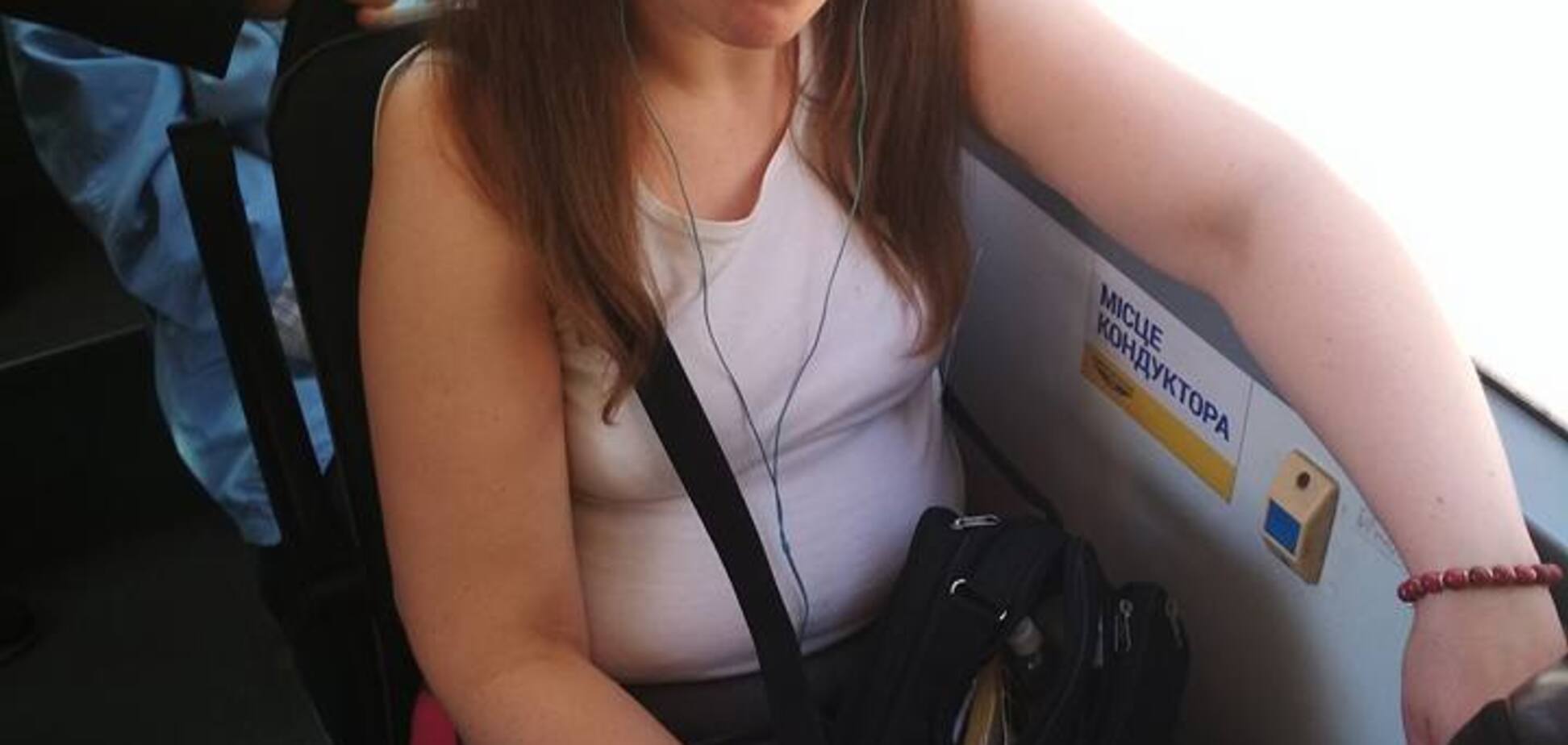 Нападала на людей: в Киеве наказали кондуктора-хамку